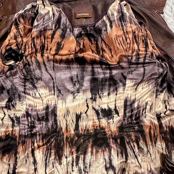 Danier Brown Leather Jacket with Zipper Closure (XXS) - Picture 7 of 10